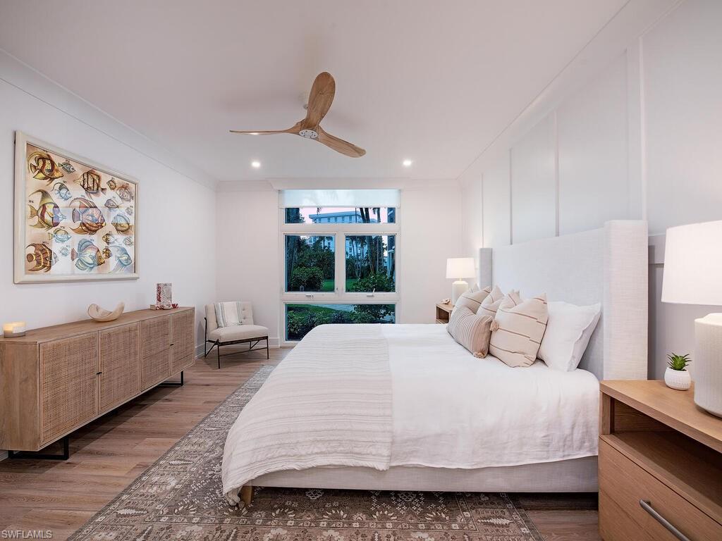 400 Park Shore DR # 102