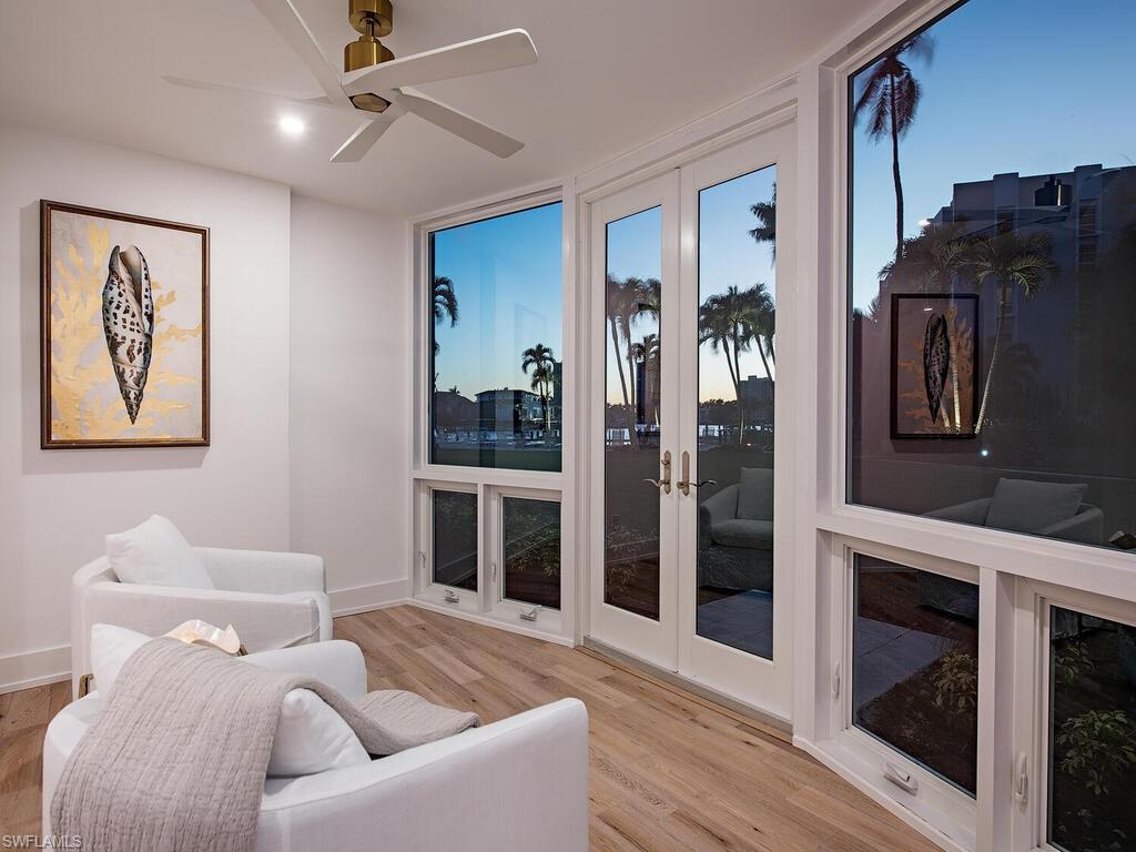 400 Park Shore DR # 102