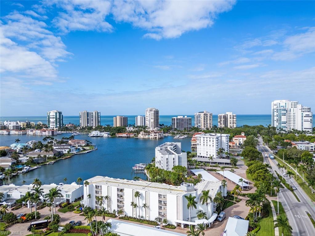 400 Park Shore DR # 303