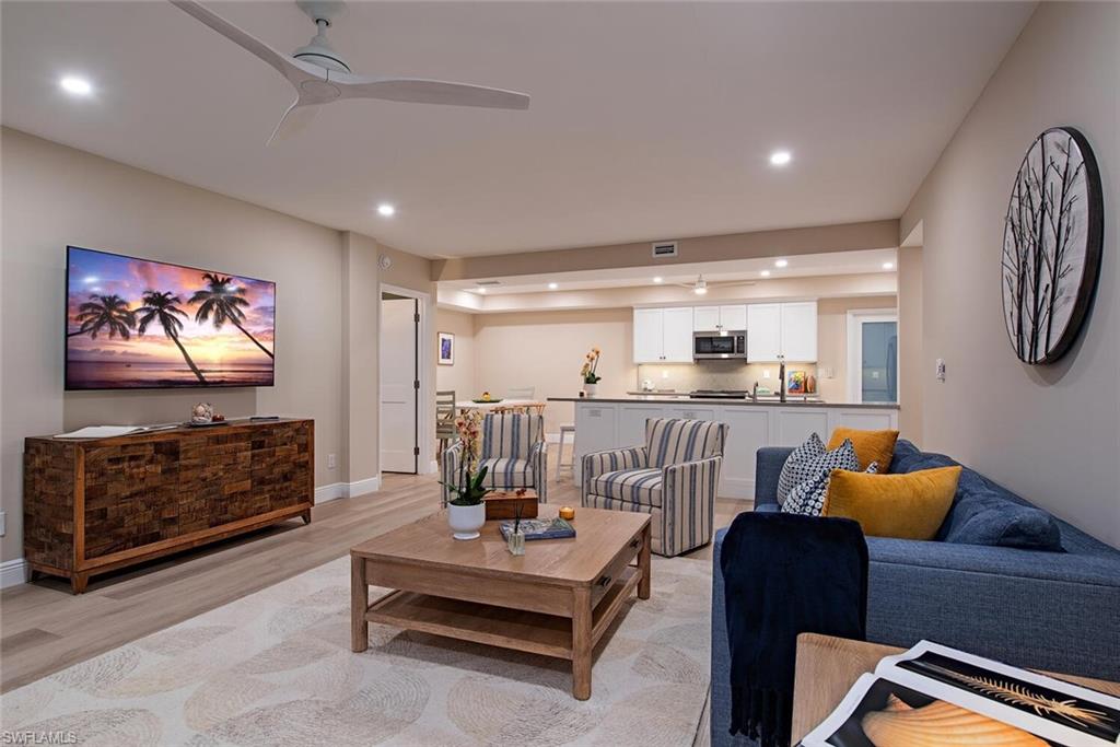 400 Park Shore DR # 303