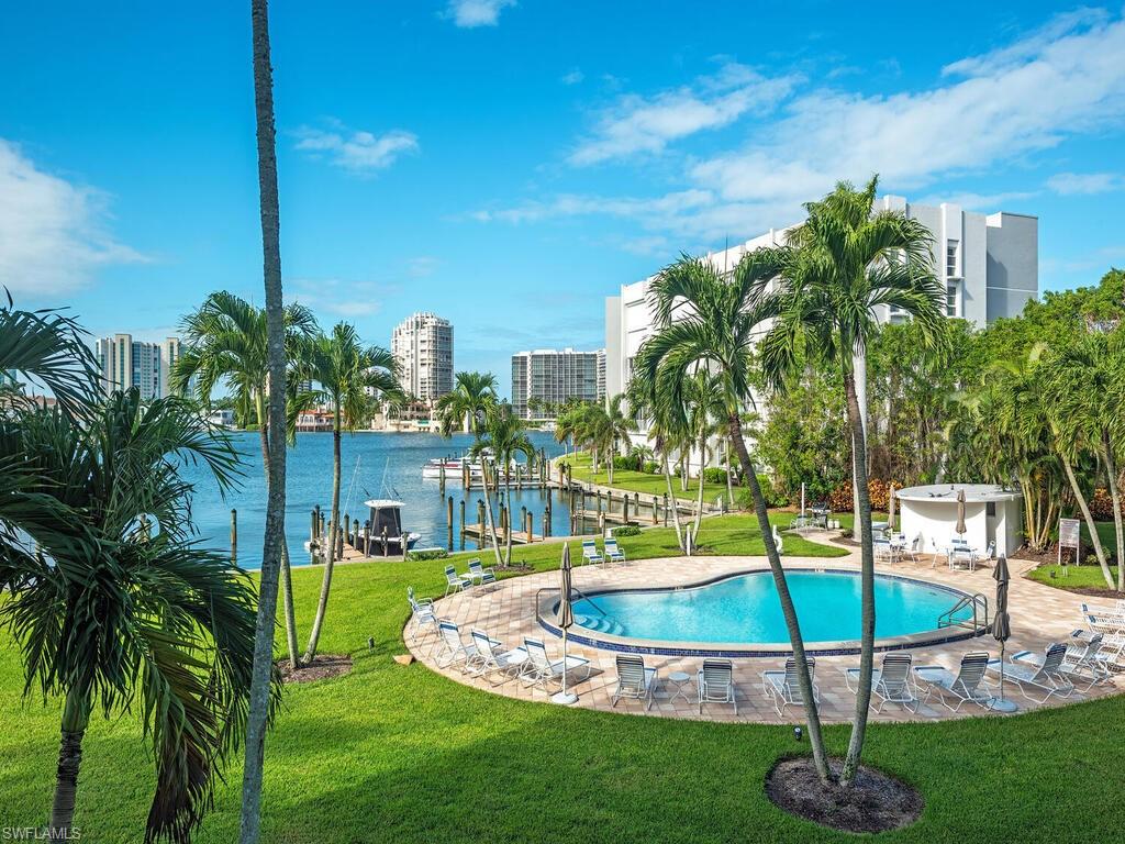 400 Park Shore DR # 303