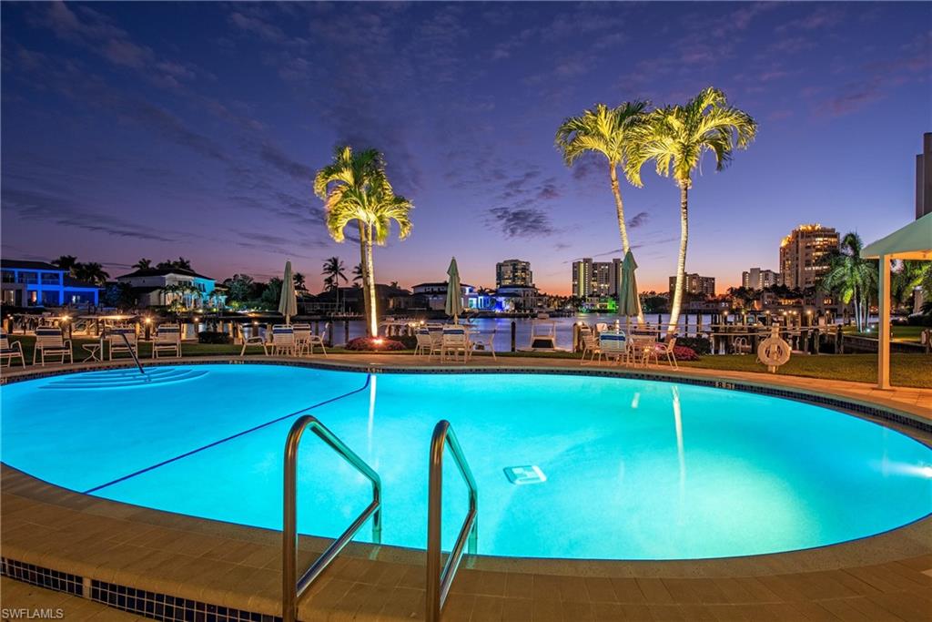 400 Park Shore DR # 304