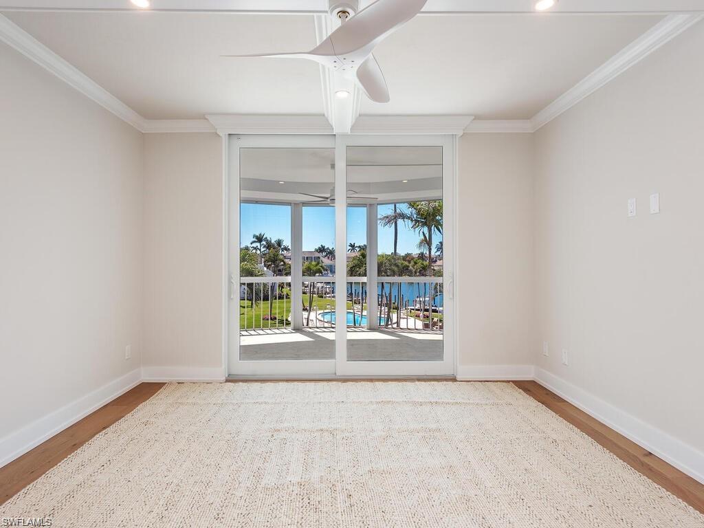 400 Park Shore DR # 304