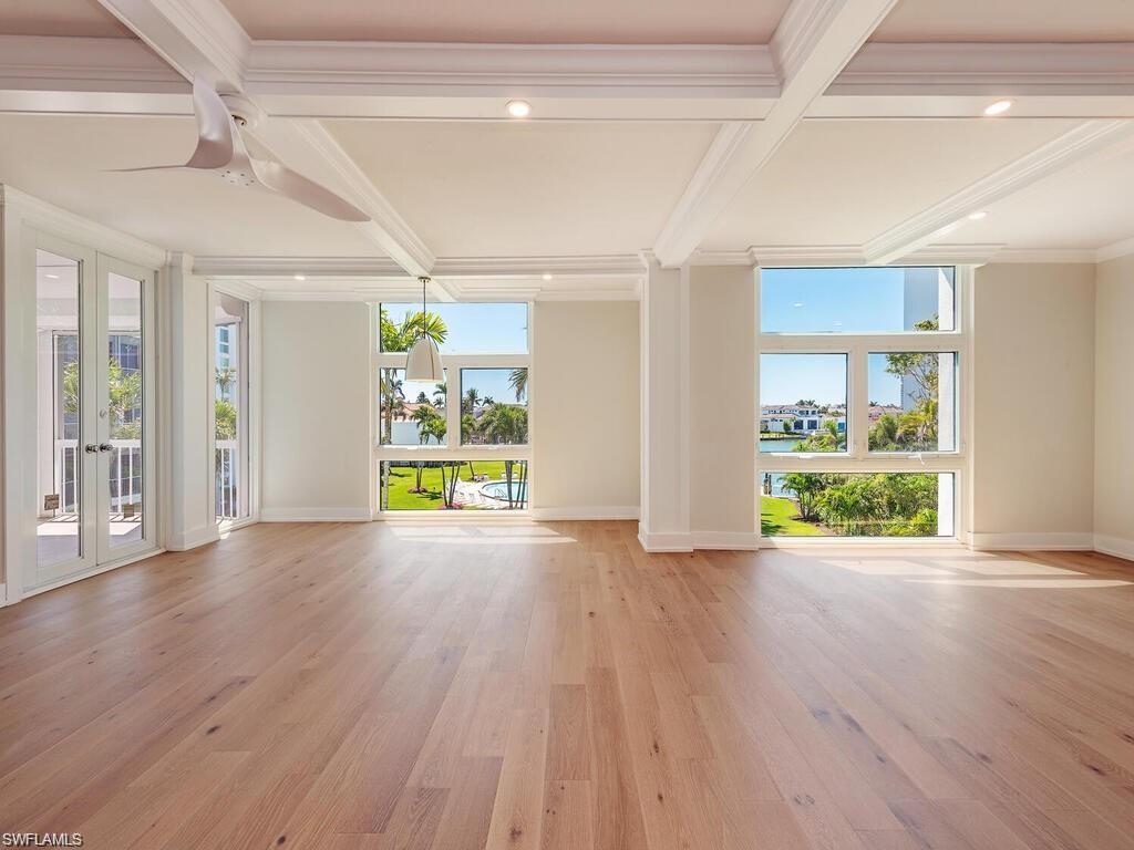 400 Park Shore DR # 304