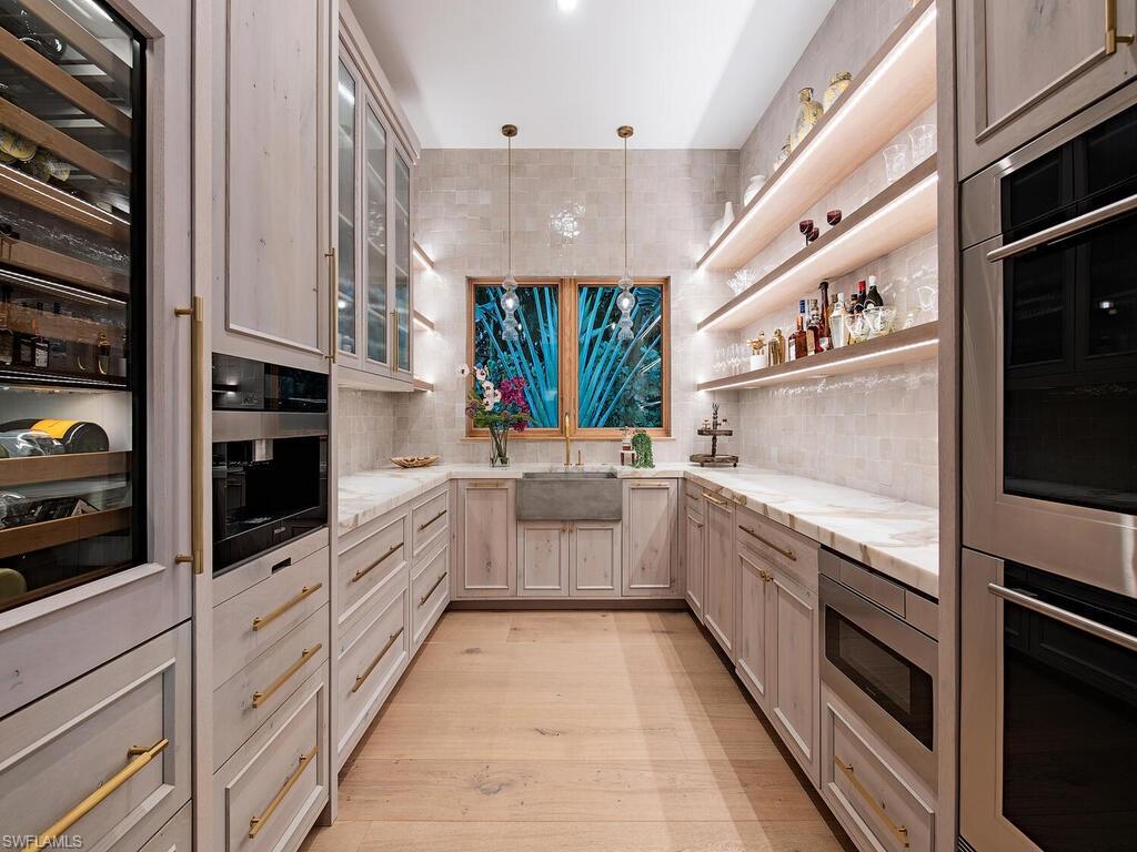 860 Admiralty Parade E