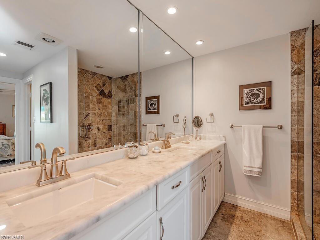 305 Park Shore DR # 241 Unit: 2-241