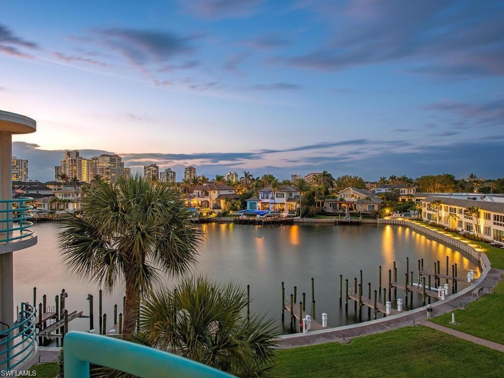 305 Park Shore DR # 241 Unit: 2-241