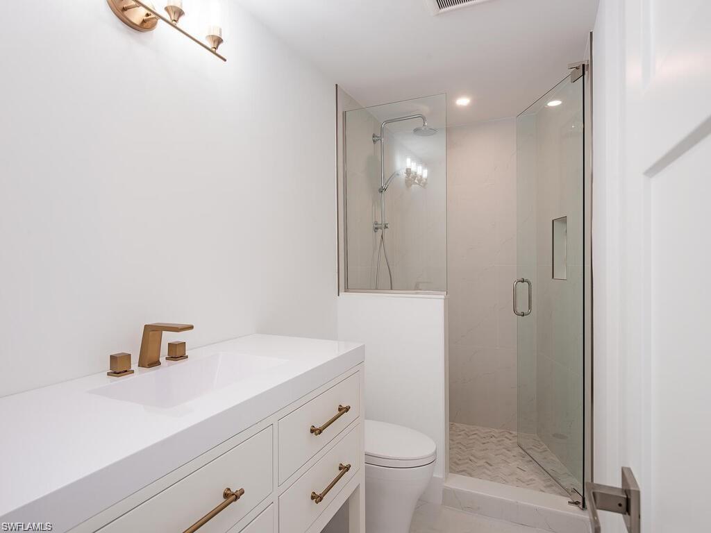 400 Park Shore DR # 102