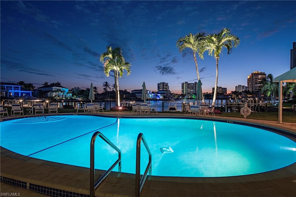 400 Park Shore DR # 303