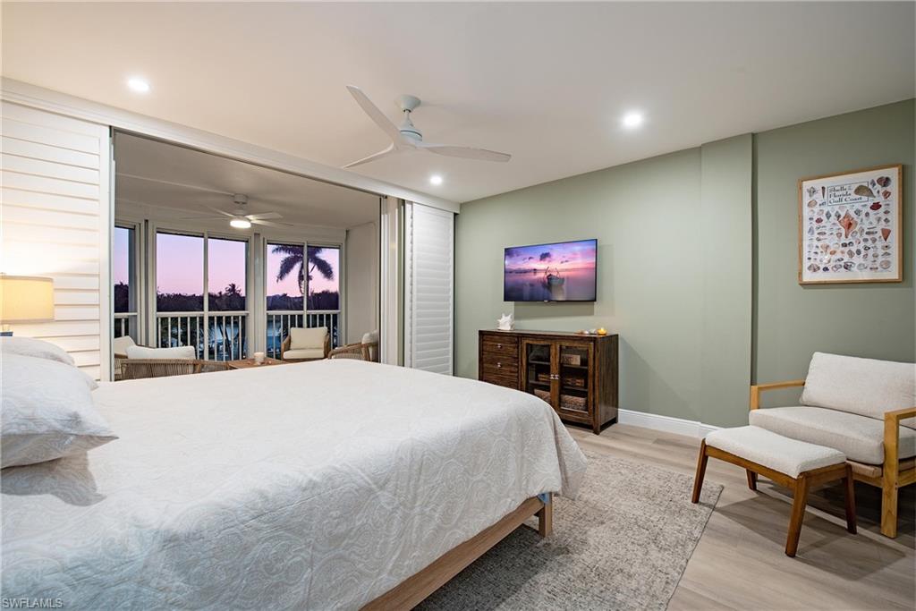 400 Park Shore DR # 303