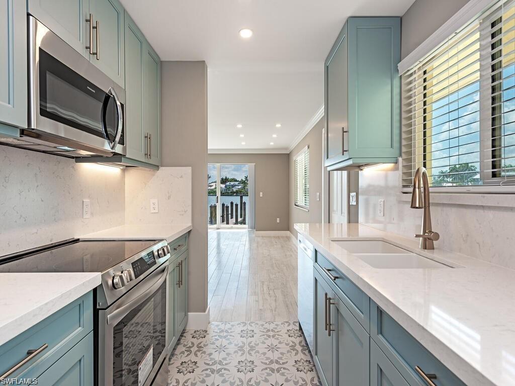 2500 Gulf Shore BLVD N # S9