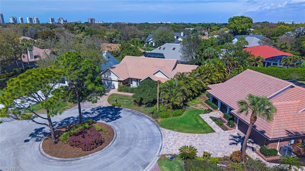 811 Arrowhead LN