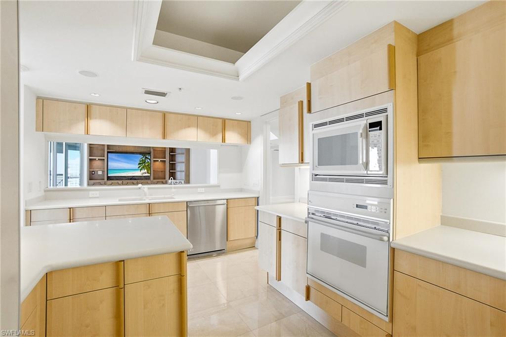 4021 Gulf Shore BLVD N 1904