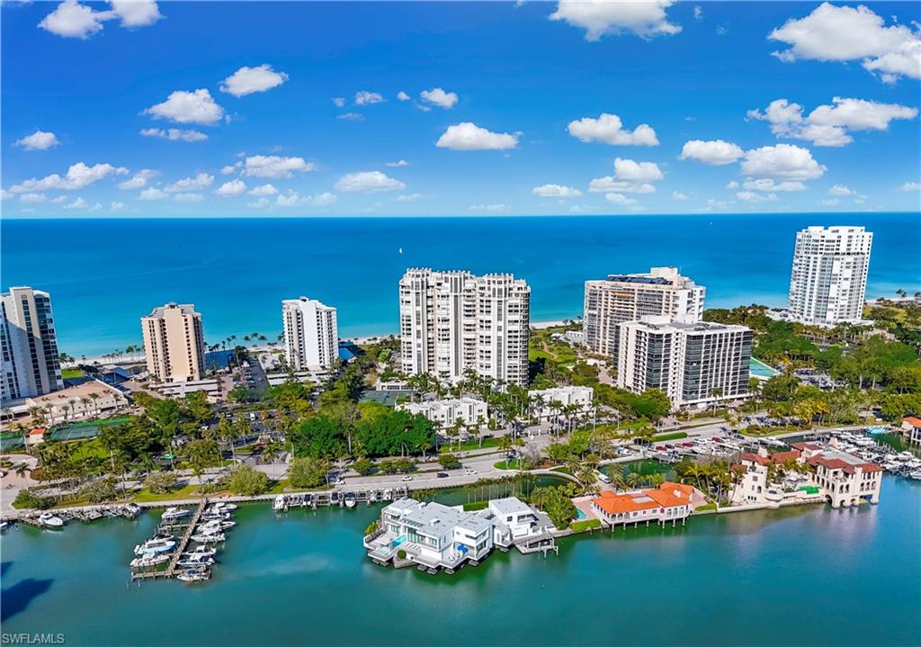 4021 Gulf Shore BLVD N 1904