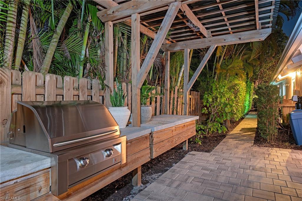 4875 Whispering Pine WAY