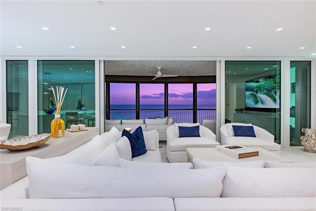 8665 BAY COLONY DR 1202