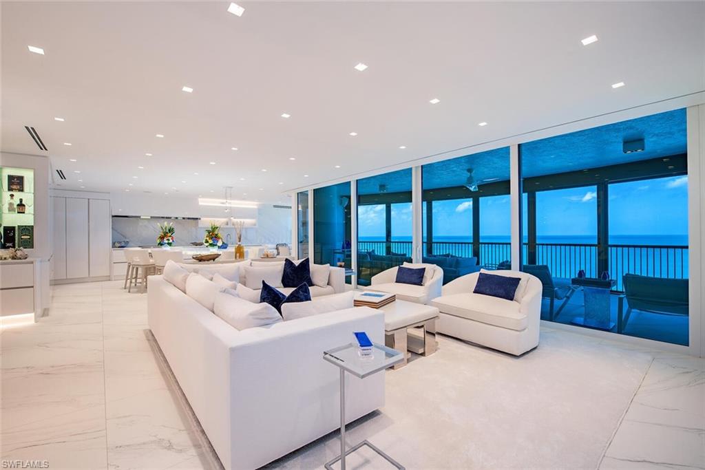 8665 BAY COLONY DR 1202