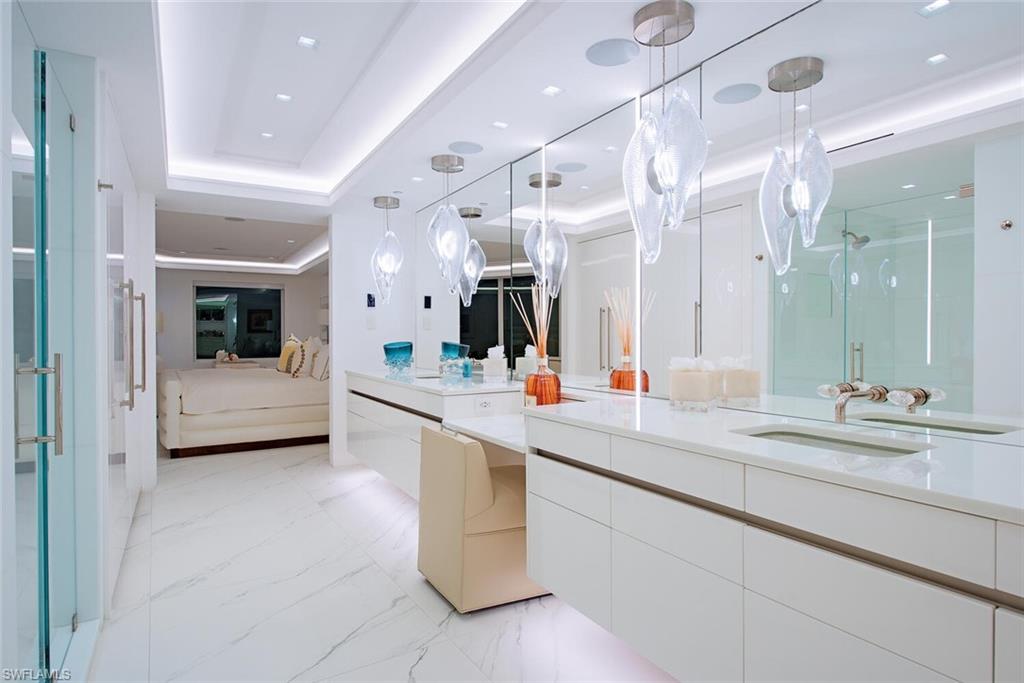 8665 BAY COLONY DR 1202