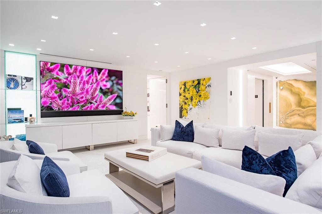 8665 BAY COLONY DR 1202