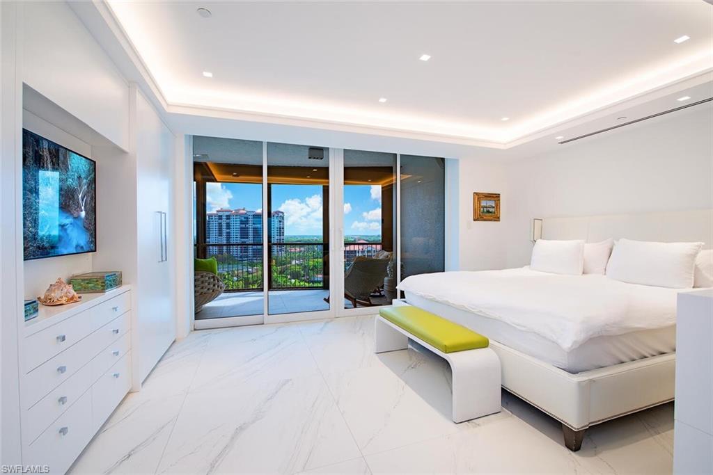 8665 BAY COLONY DR 1202