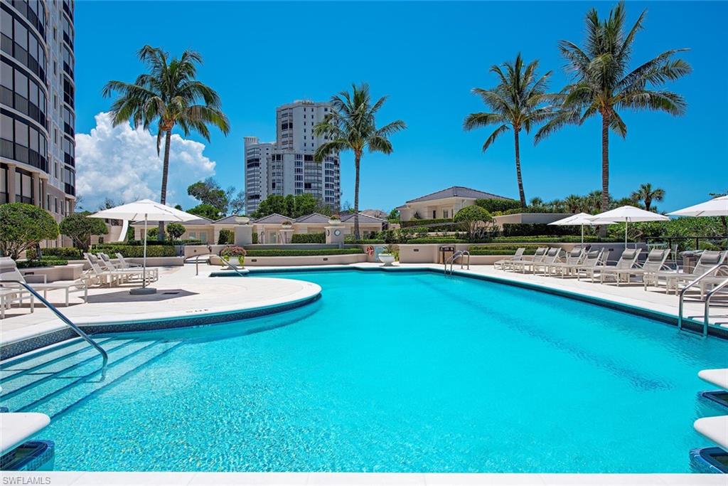 8665 BAY COLONY DR 1202