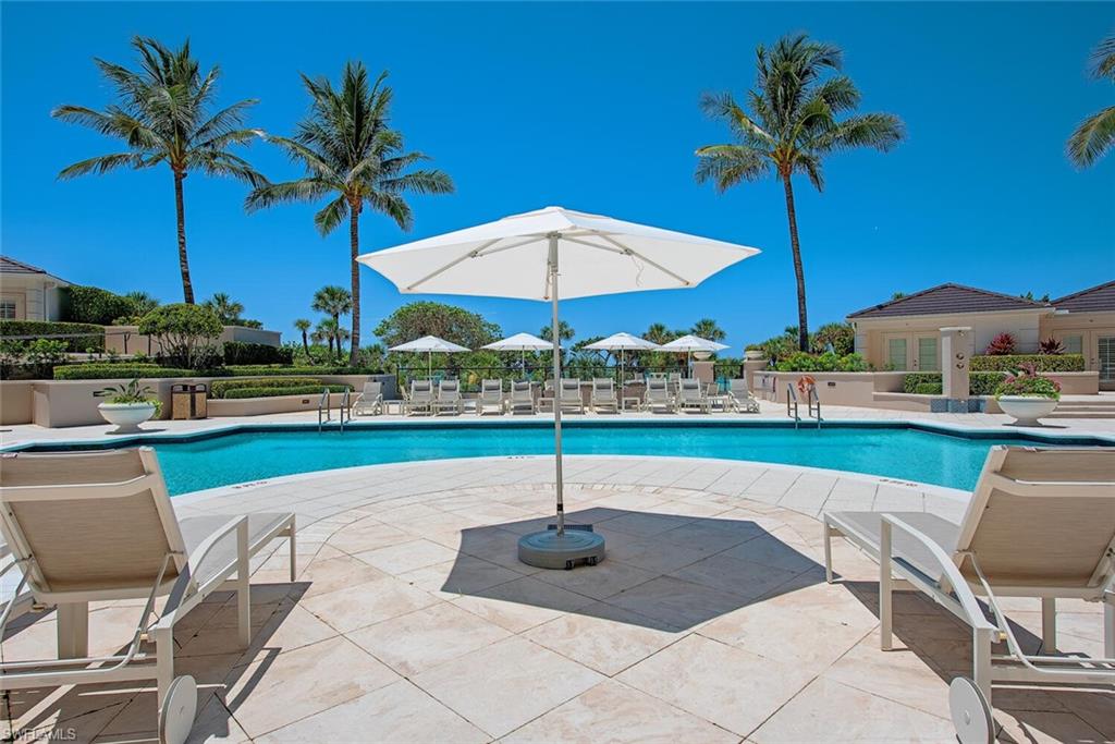 8665 BAY COLONY DR 1202