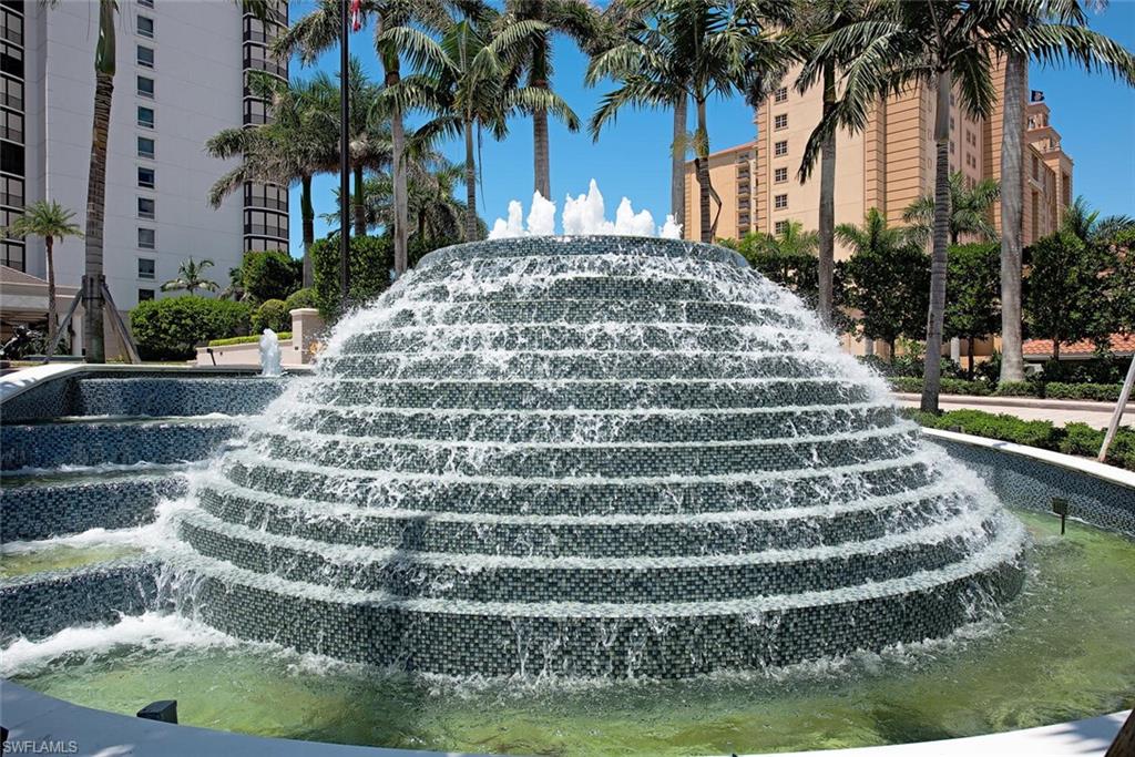 8665 BAY COLONY DR 1202