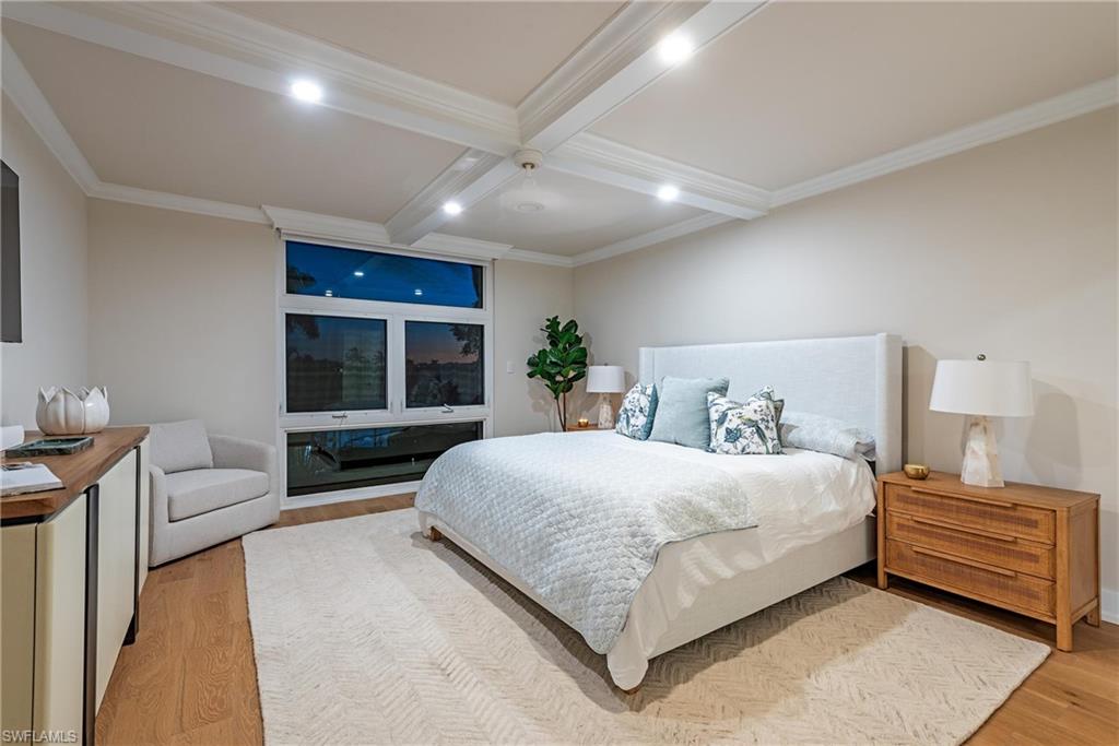 400 Park Shore DR 304