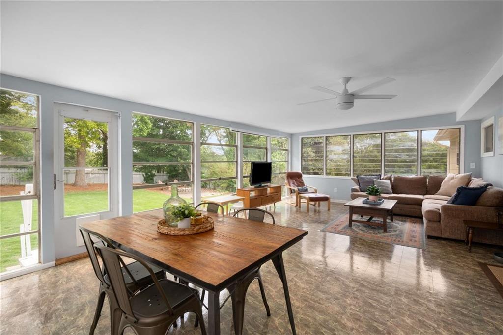 283 Norton Circle SE