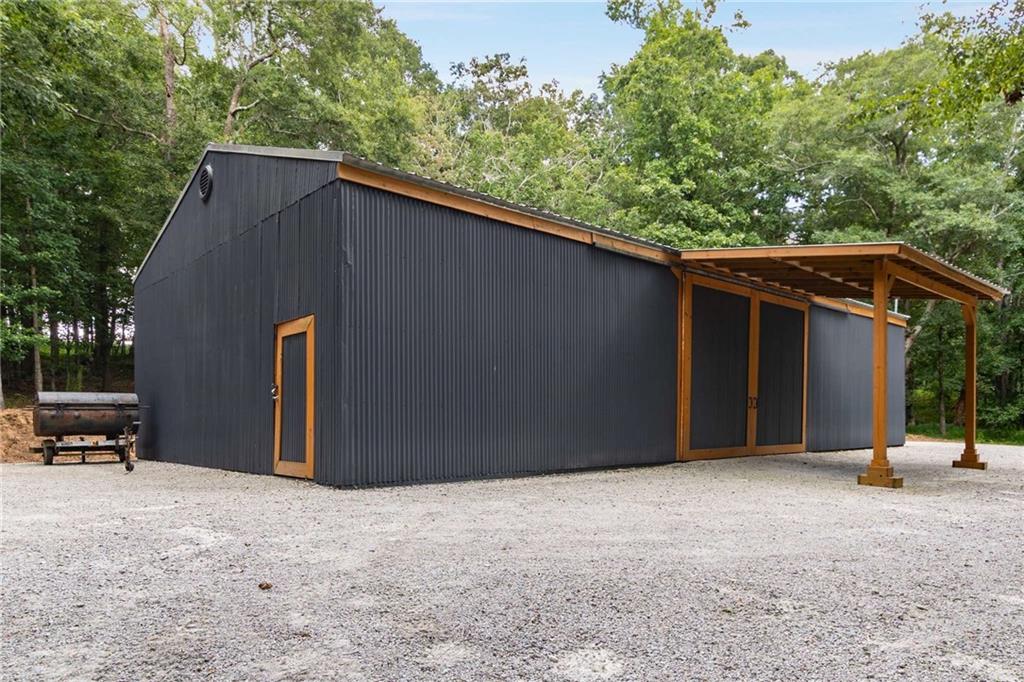 4375 Peckerwood Road