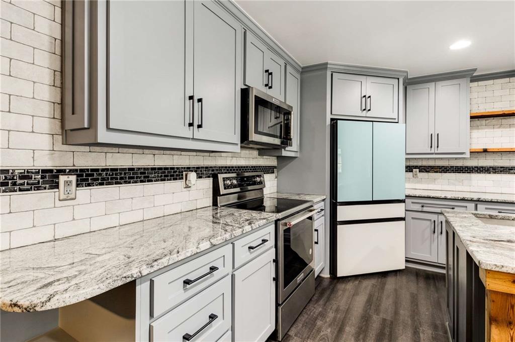 4375 Peckerwood Road