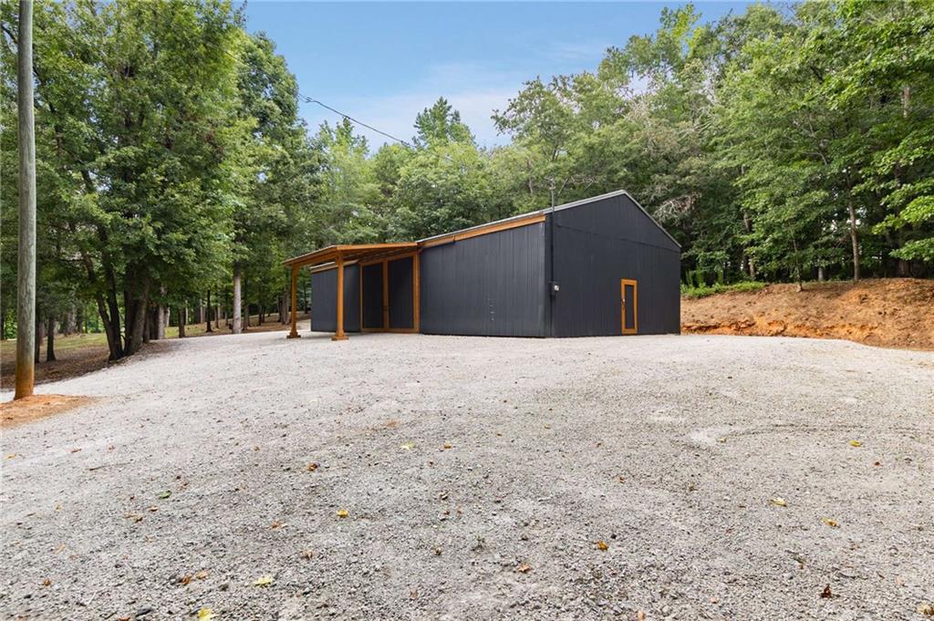 4375 Peckerwood Road