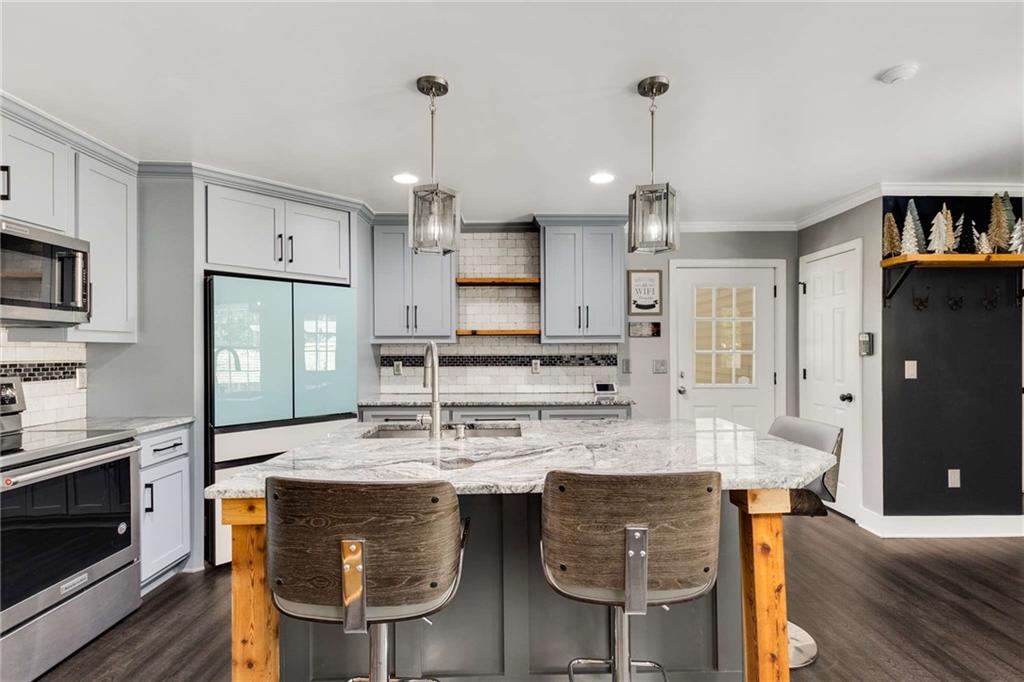 4375 Peckerwood Road