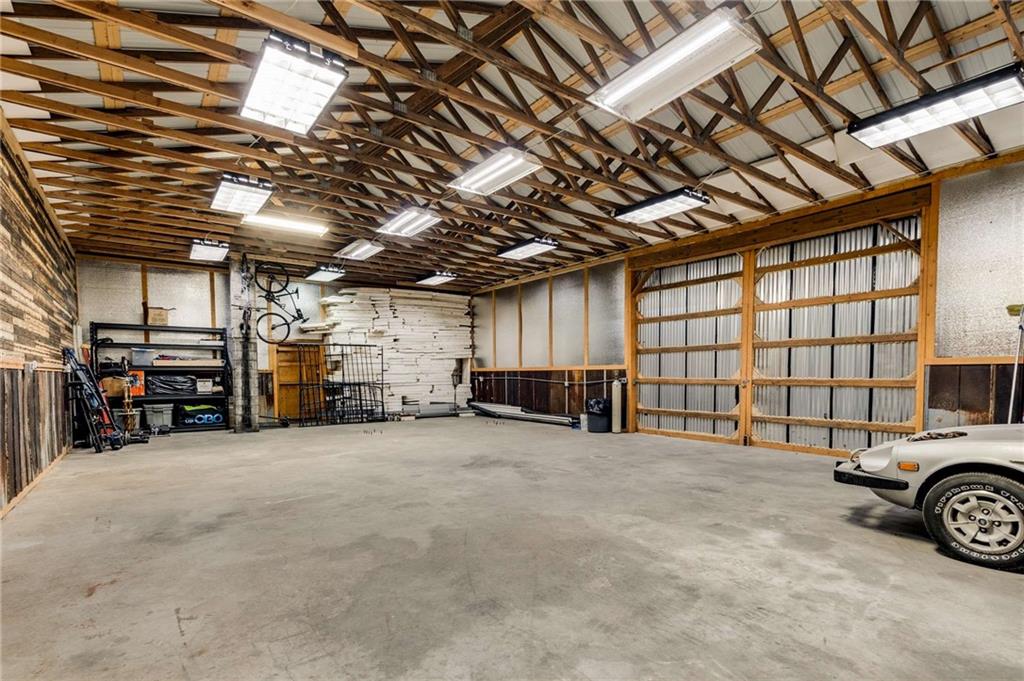 4375 Peckerwood Road