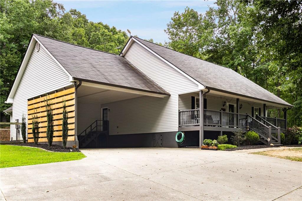 4375 Peckerwood Road