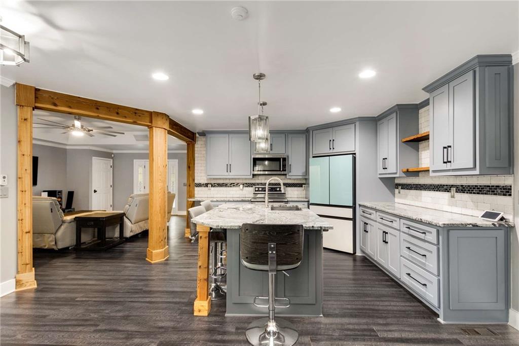 4375 Peckerwood Road