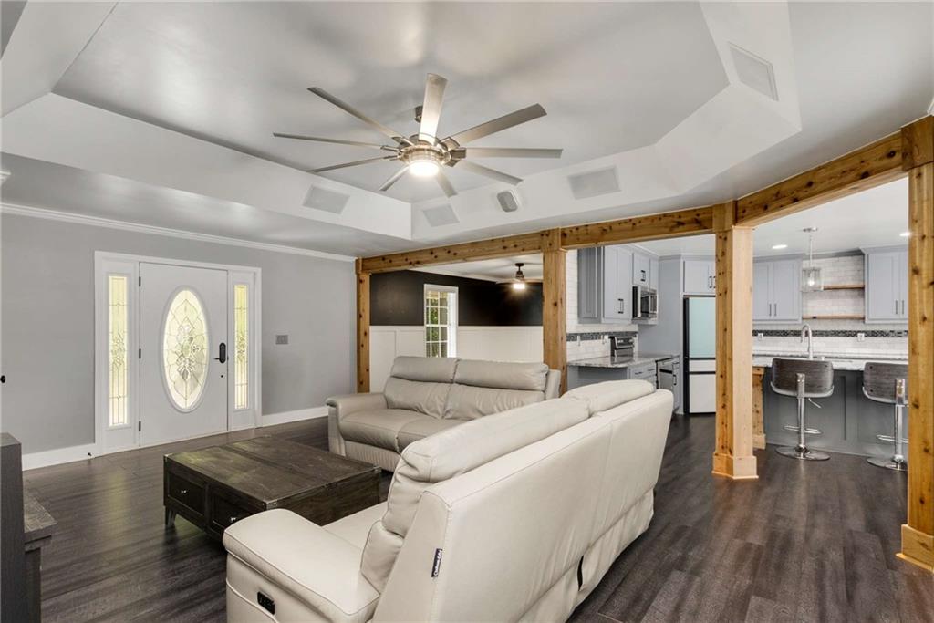 4375 Peckerwood Road