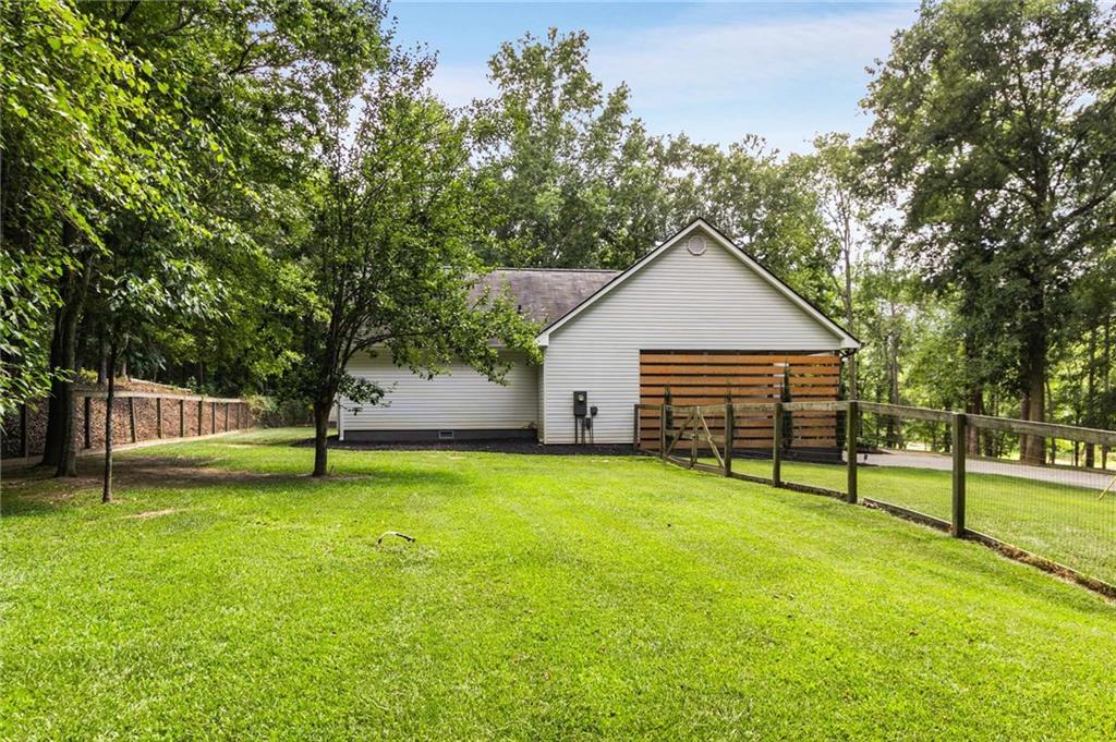 4375 Peckerwood Road