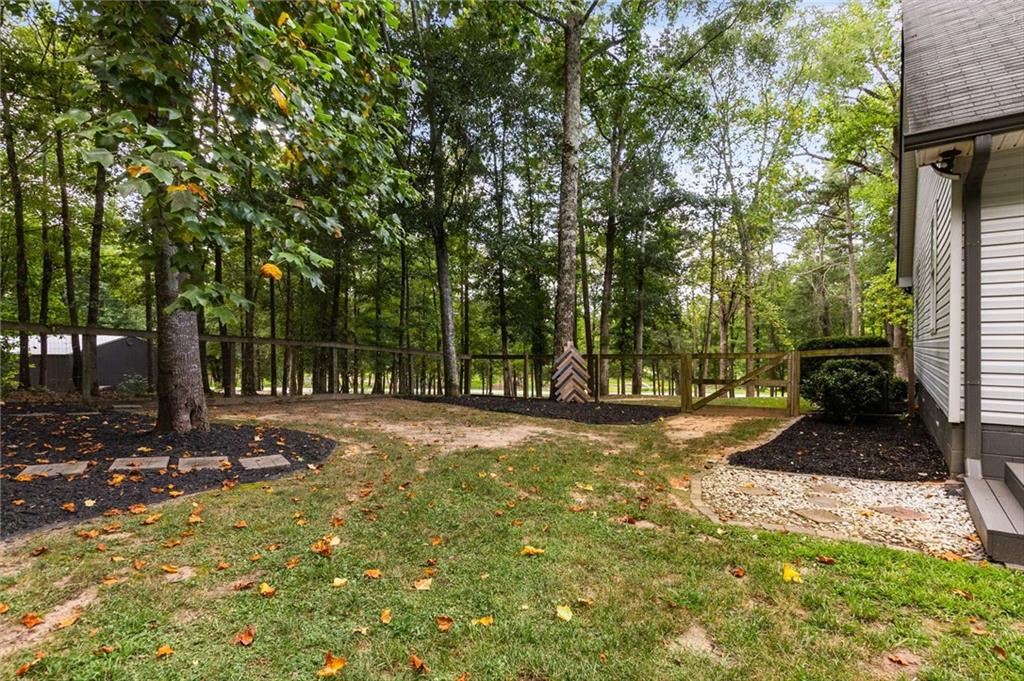 4375 Peckerwood Road