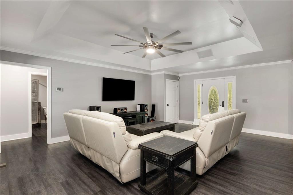 4375 Peckerwood Road