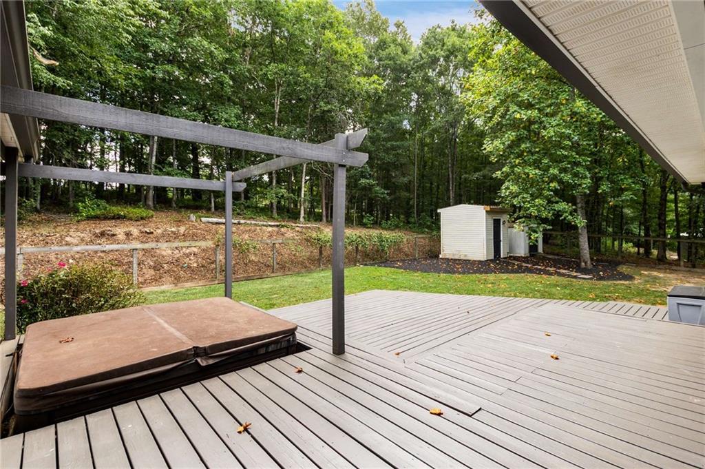 4375 Peckerwood Road