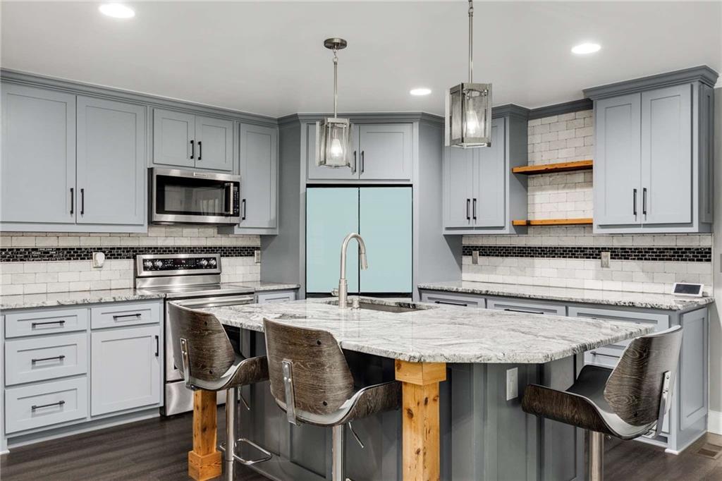 4375 Peckerwood Road