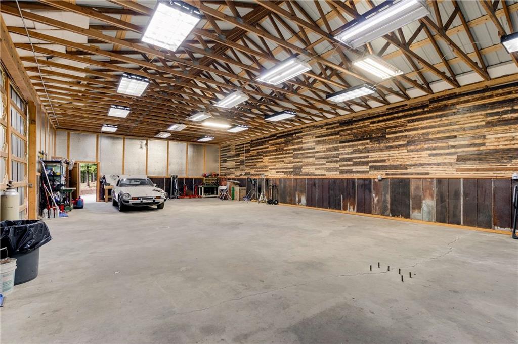 4375 Peckerwood Road