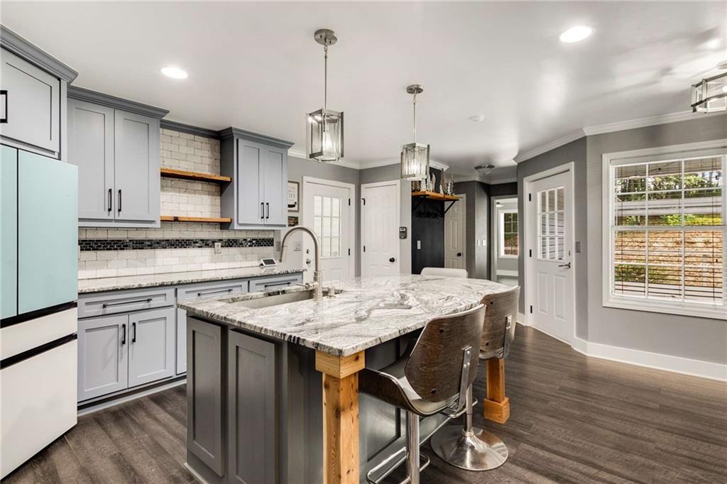 4375 Peckerwood Road