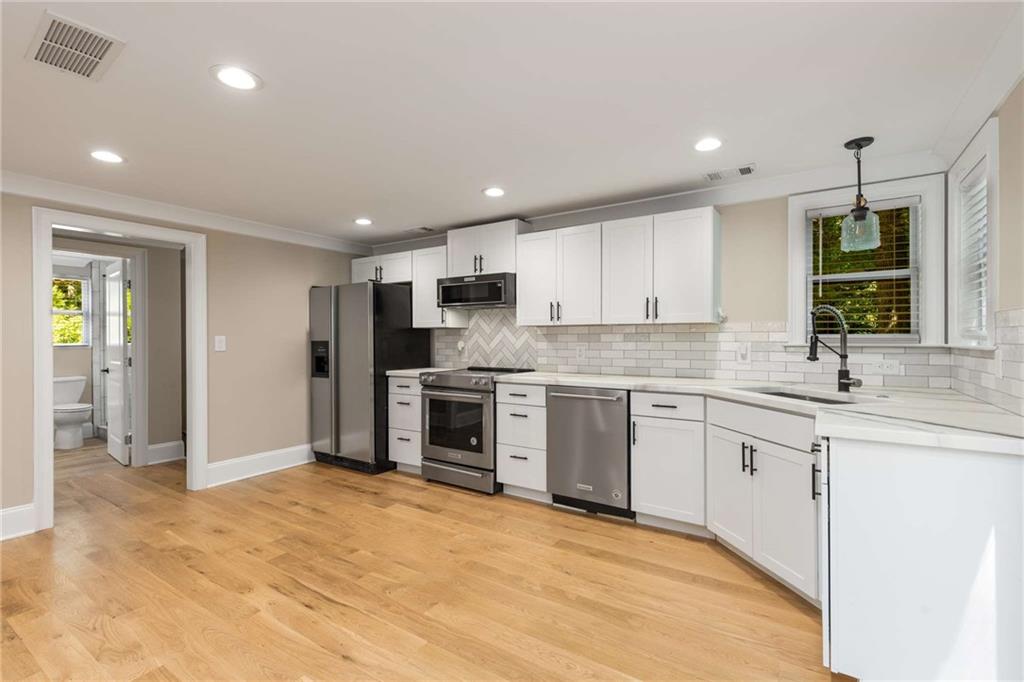 30 Pineridge Road SE