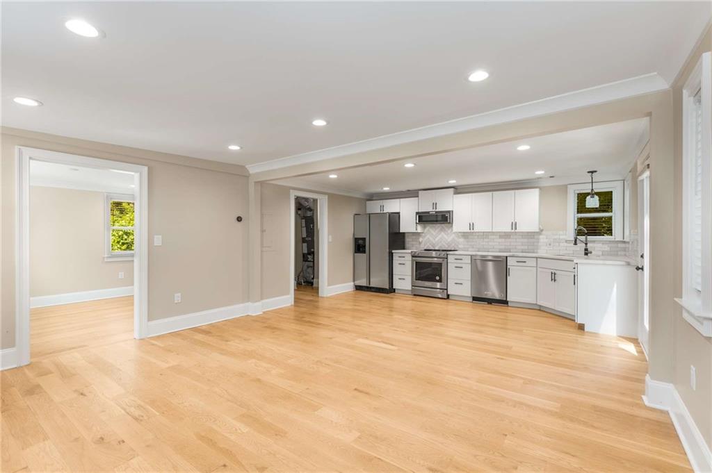 30 Pineridge Road SE