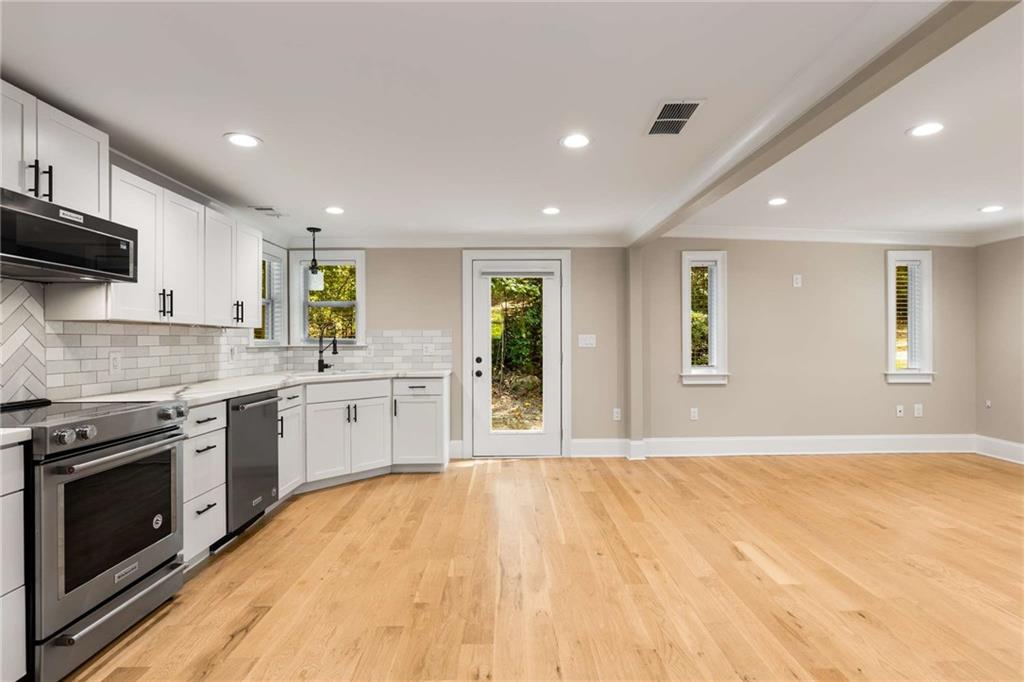 30 Pineridge Road SE