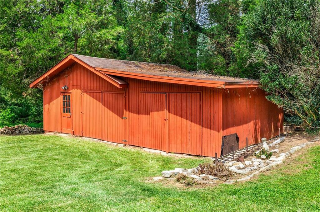 117 Douglas Drive SE