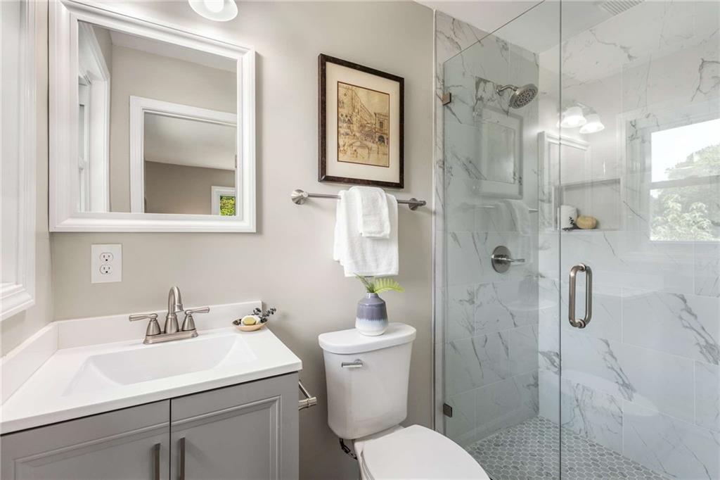 117 Douglas Drive SE