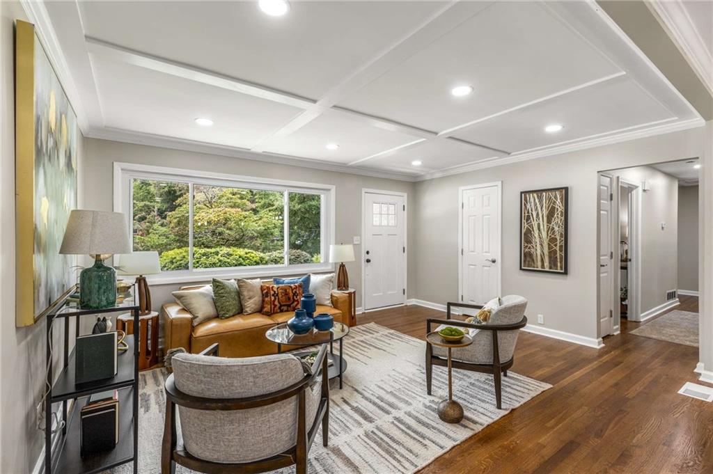 117 Douglas Drive SE